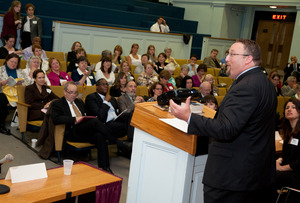 Shapiro and crowd Leise 2